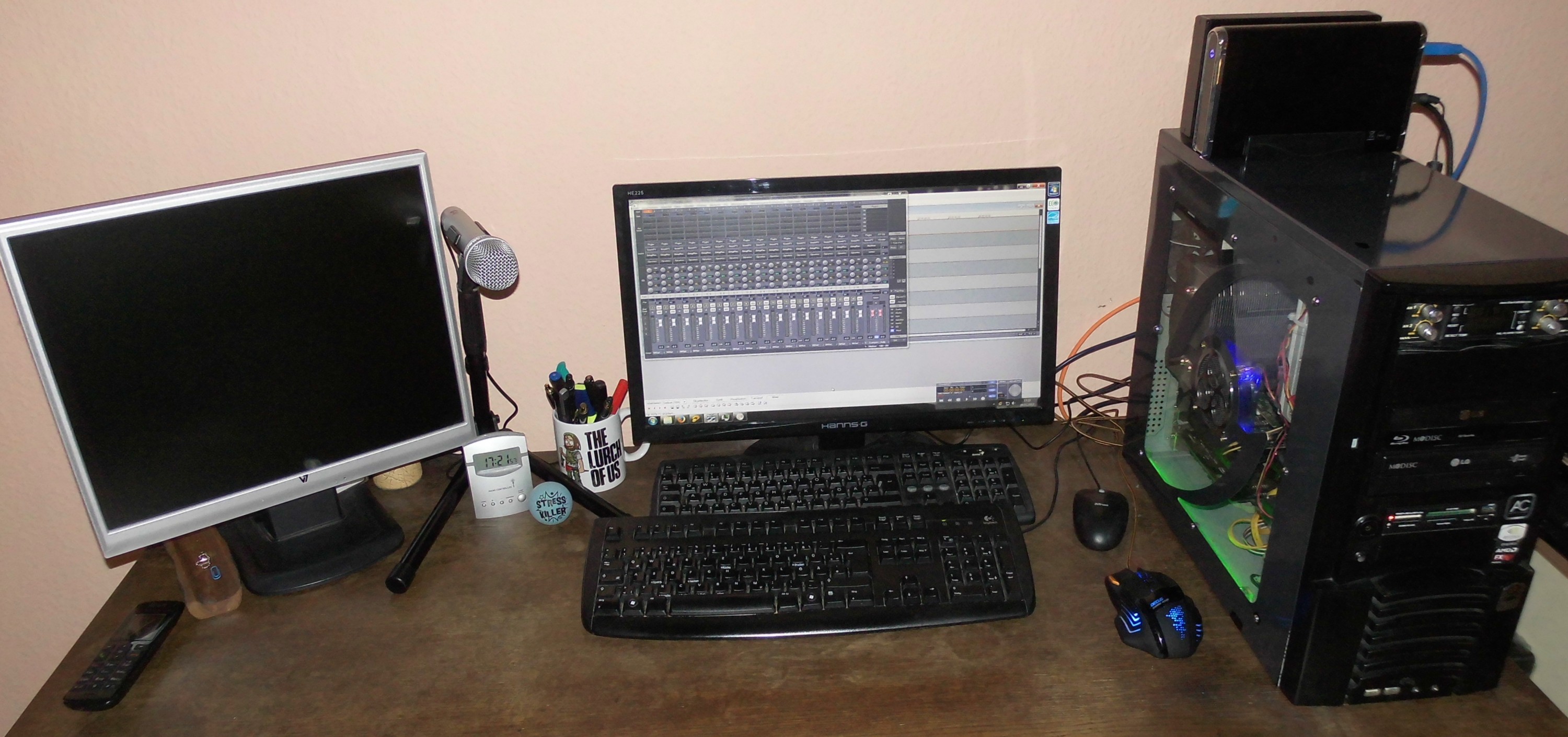 mein Arbeitsplatz, Webradiostudio und Zockrechner 1